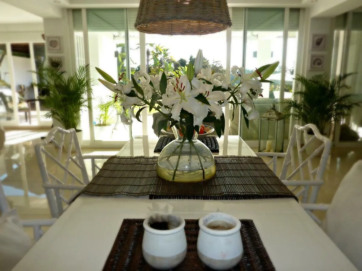 Villa Breeze Boutique Guest Rooms, Marbella Sitio de Calahonda España